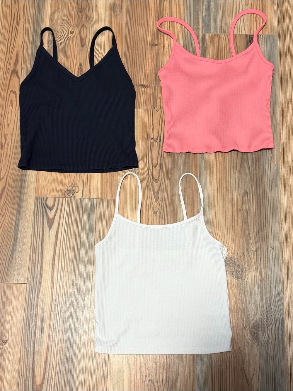 Bundle of 3 AEO crop tank tops